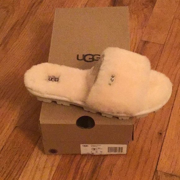 UGG Shoes - UGG slippers size 7 new